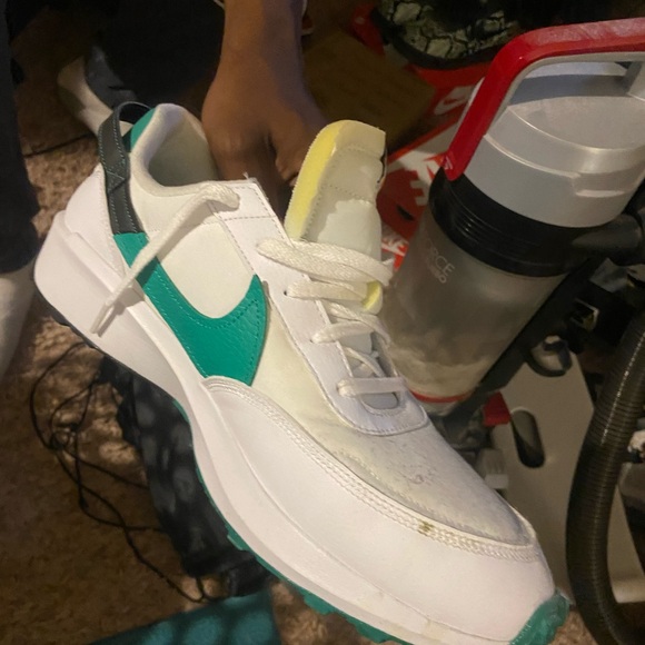 Nike - Picture 2 of 3